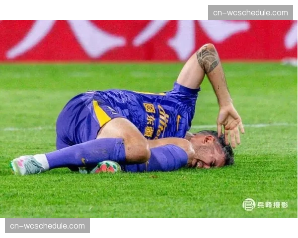 特写：暴雨中的津门虎，巴顿89分钟绝平后滑跪庆祝