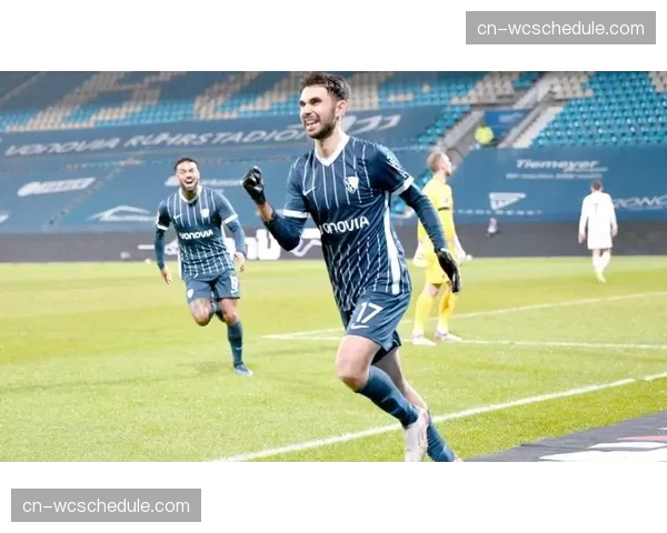 德甲保级关键战:波鸿对阵科隆,输球者将深陷降级区 德甲保级关键战:波鸿对阵科隆,输球者将深陷降级区